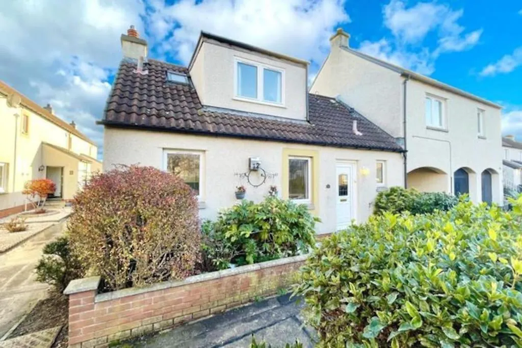 Cosy Cottage With Free Parking Close To Airport Edinburgh
